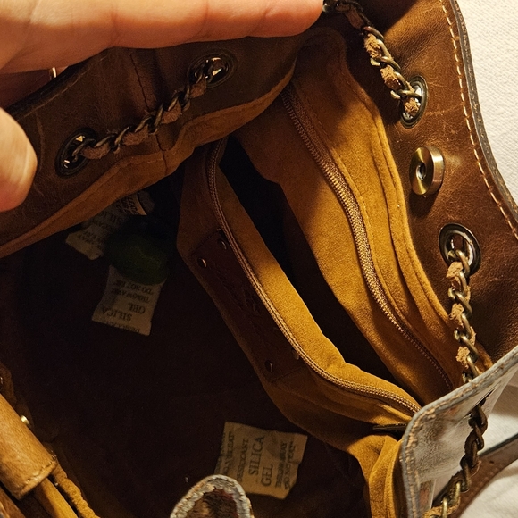 Patricia Nash Genuine Leather CIVETTA Bucket/ Crossbody Purse. Adjustable Strap. - Picture 8 of 12